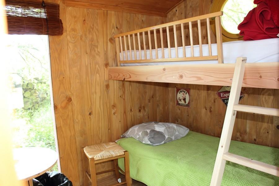 Hotel Le Gît´an Roulotte à Bessey Chambre photo